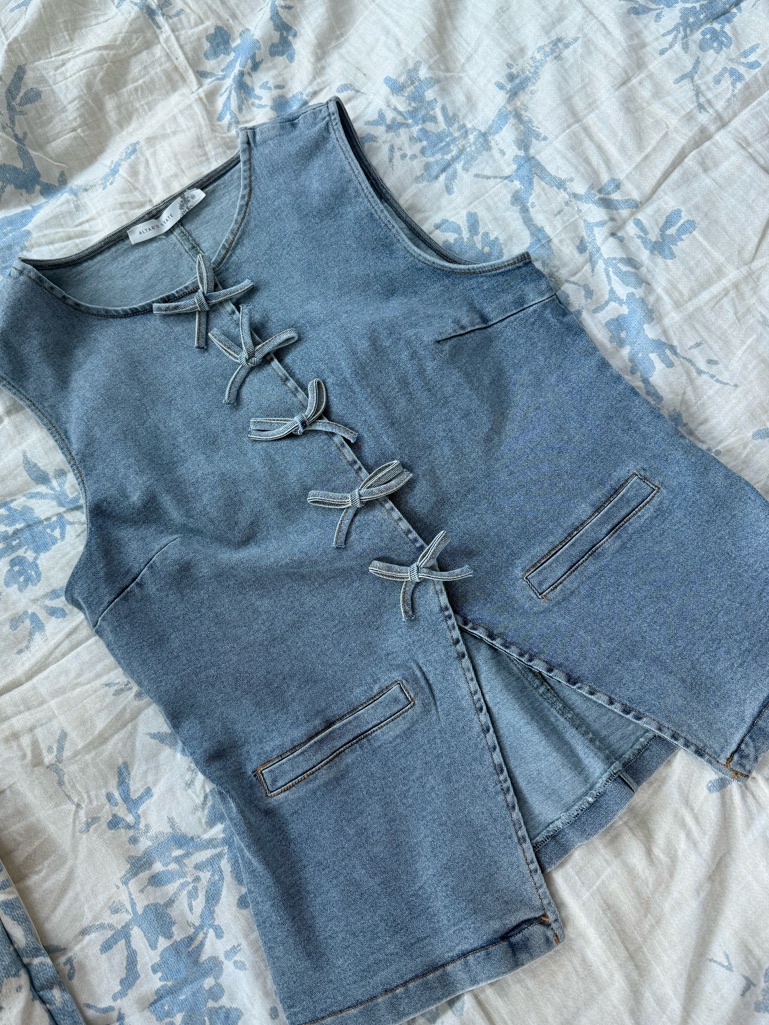 Altar’d State Denim Sleeveless Vest Tank With Bows Medium